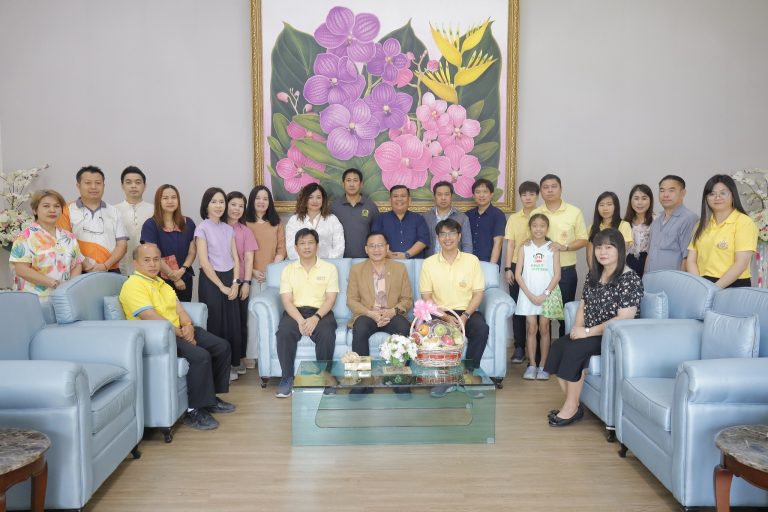 รดน้ำดำหัวอธิการบดี เนื่องในเทศกาลปี๋ใหม่เมือง ประจำปี 2568